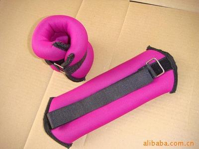 隱形健身伴侶 探秘女士可調(diào)節(jié)跑步負重裝備